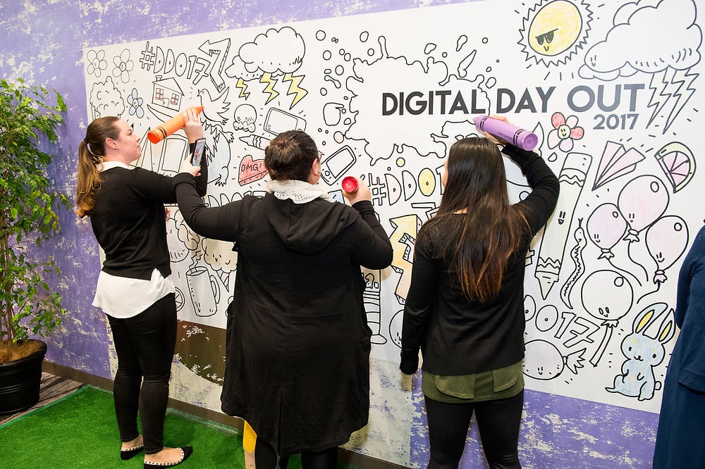 Colouring in wall at DDO 2017