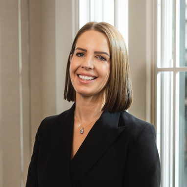 Nicola Owbridge (382 x 382 px)